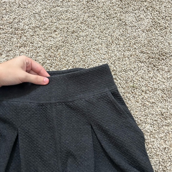 Lululemon Can You Feel The Pleat Crop
Dark Gray Women's Size 2 Pants Yoga Causal - Picture 4 of 9